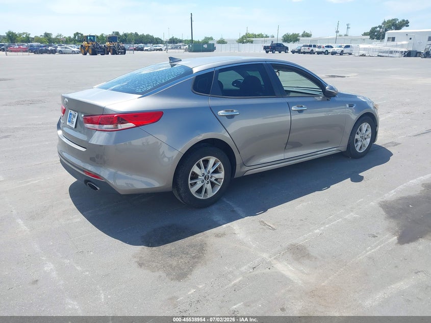 2018 Kia Optima VIN 5XXGT4L36JG227910 IAAI salvage auction — SIDE, Salvage Title, sold $1,700 on 2026-07-29 (photo 4)