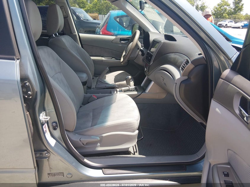 2010 Subaru Forester VIN JF2SH6CC7AH751174 IAAI salvage auction — NORMAL WEAR, Clear (Missouri), sold $325 on 2026-07-28 (photo 5)