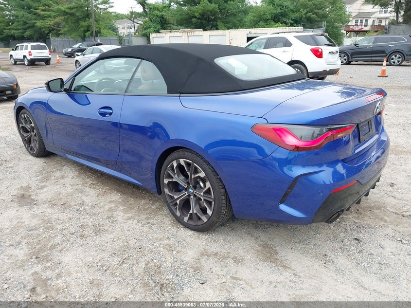 2025 BMW 4er VIN WBA33DB07SCT17524 IAAI salvage auction — SIDE, Salvage Title, sold $24,500 on 2026-08-24 (photo 3)
