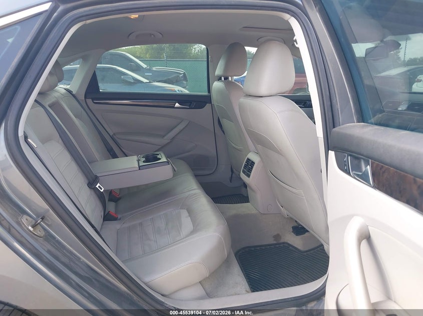 2014 Volkswagen Passat VIN 1VWCN7A35EC039315 IAAI salvage auction — NORMAL WEAR, Original (Texas), sold $650 on 2026-07-27 (photo 8)