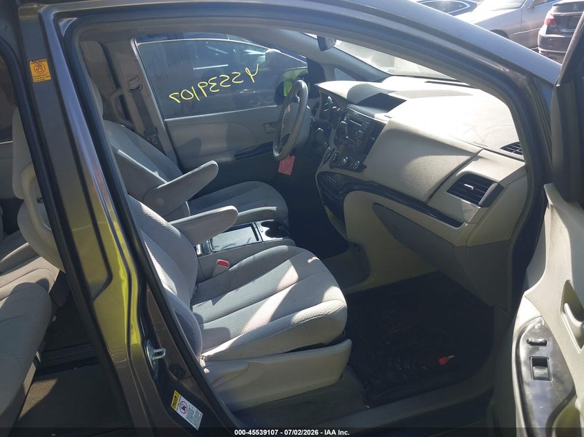 2011 Toyota Sienna VIN 5TDKK3DC4BS089841 IAAI salvage auction — NORMAL WEAR, Clear (Indiana), sold $1,100 on 2026-07-15 (photo 5)