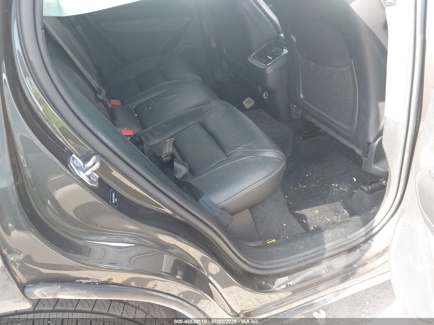 2019 Volvo Xc60 VIN YV4A22RL3K1391176 IAAI salvage auction — RIGHT FRONT, Salvage Title, sold $9,975 on 2026-08-19 (photo 8)