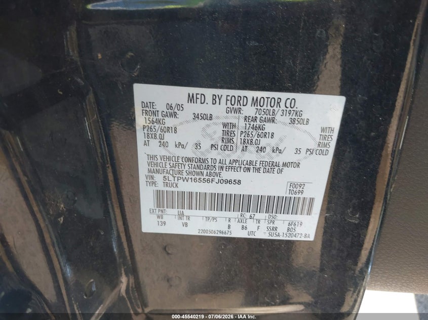 2006 Lincoln Mark series VIN 5LTPW16556FJ09658 IAAI salvage auction — NORMAL WEAR, Original (Texas), sold $850 on 2026-07-09 (photo 9)