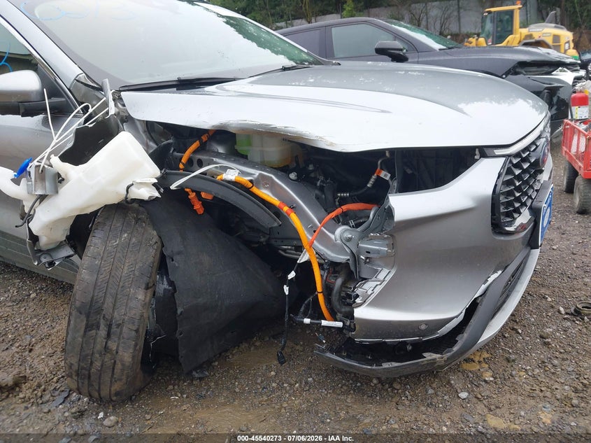 2024 Ford Escape VIN 1FMCU0E16RUB27551 IAAI salvage auction — FRONT END, Salvage Title, sold $10,100 on 2026-08-25 (photo 6)