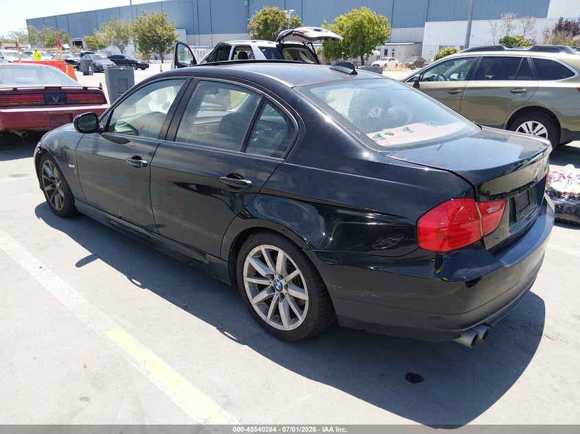 2011 BMW 3 series VIN WBAPH7G53BNN02358 IAAI salvage auction — NORMAL WEAR, Clear - Dealer Only (California), sold $375 on 2026-07-29 (photo 3)