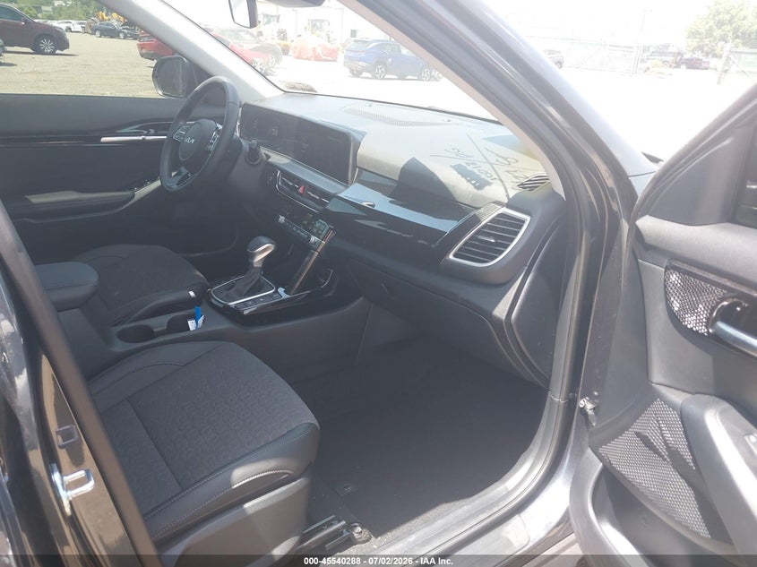 2025 Kia Seltos VIN KNDEUCAA7S7816233 IAAI salvage auction — RIGHT SIDE, Salvage Title, sold $11,900 on 2026-08-21 (photo 5)