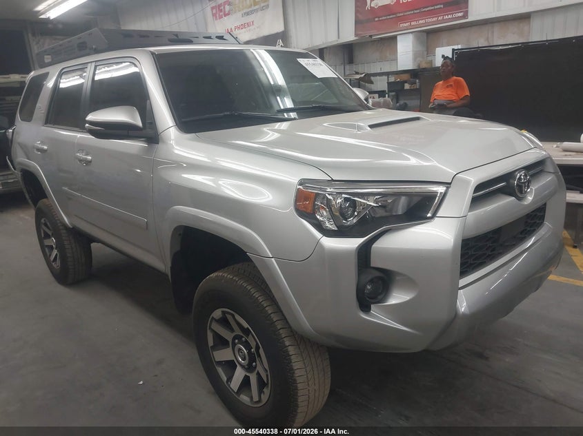 2024 Toyota 4runner VIN JTERU5JR8R6257094 IAAI salvage auction — REAR END, Salvage Title, sold $25,000 on 2026-09-01 (photo 1)