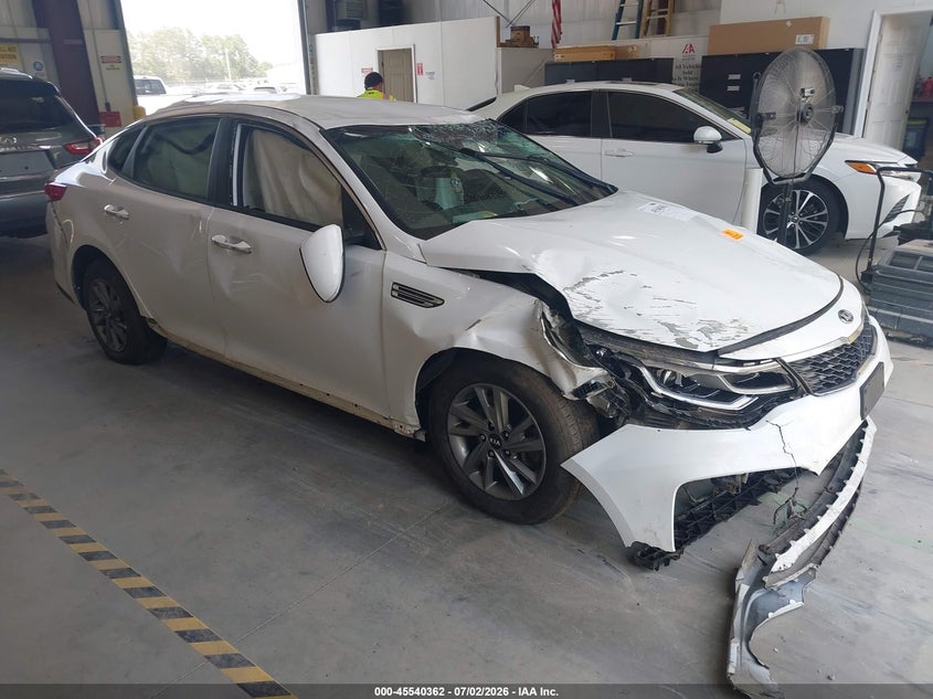 2019 Kia Optima VIN 5XXGT4L35KG368825 IAAI salvage auction — BIOHAZARD/CHEMICAL, Salvage Title, sold $25 on 2026-07-31 (photo 1)