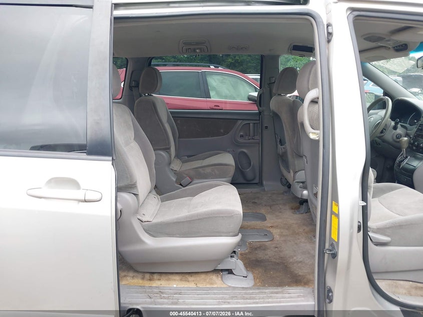 2008 Toyota Sienna VIN 5TDZK23C68S207228 IAAI salvage auction — FRONT END, Mv-907A (New York), sold $325 on 2026-07-28 (photo 8)
