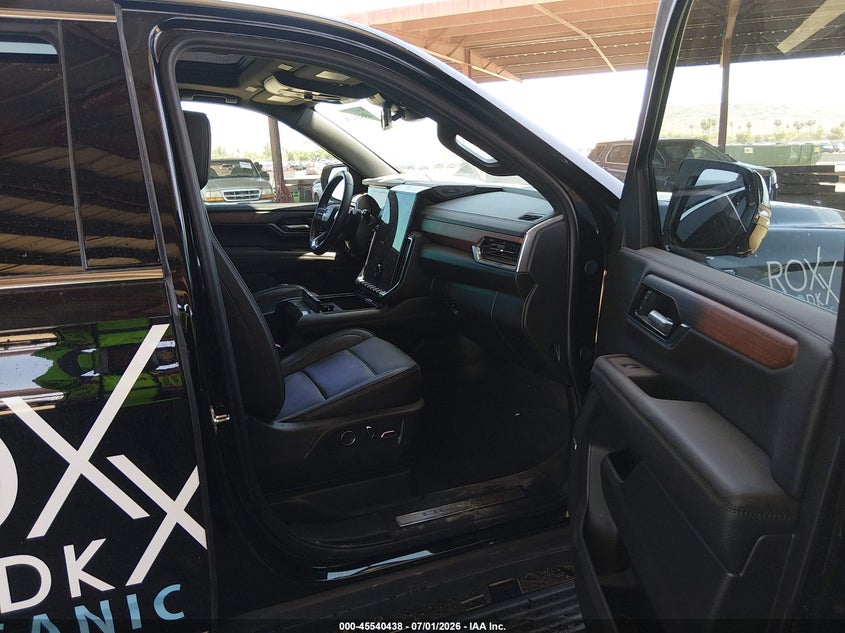 2025 Gmc VIN 1GKS2JRL4SR131635 IAAI salvage auction — SIDE, Salvage Title, sold $31,450 on 2026-09-01 (photo 5)
