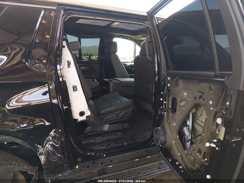 2025 Gmc VIN 1GKS2JRL4SR131635 IAAI salvage auction — SIDE, Salvage Title, sold $31,450 on 2026-09-01 (photo 8)