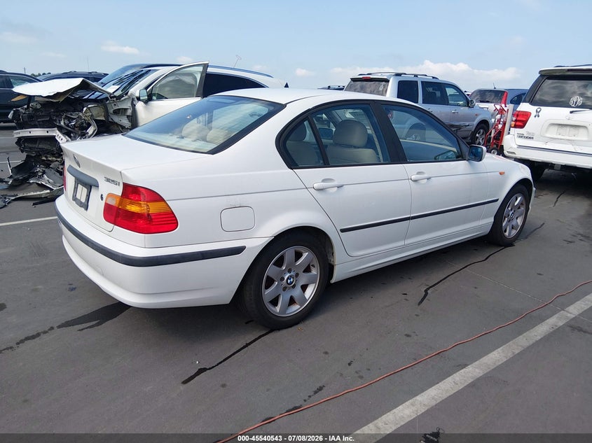 2004 BMW 3 series VIN WBAEV334X4KL61833 IAAI salvage auction — NORMAL WEAR, Clear (North Carolina), sold $125 on 2026-07-15 (photo 4)