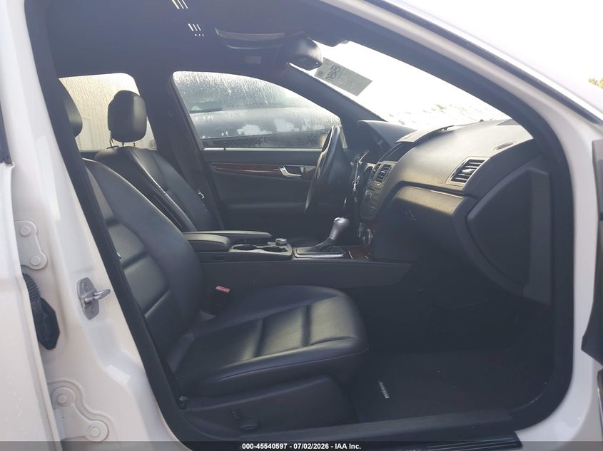 2010 Mercedes-benz C class VIN WDDGF5EB3AR121967 IAAI salvage auction — NORMAL WEAR, Clear (Alabama), sold $850 on 2026-08-06 (photo 5)