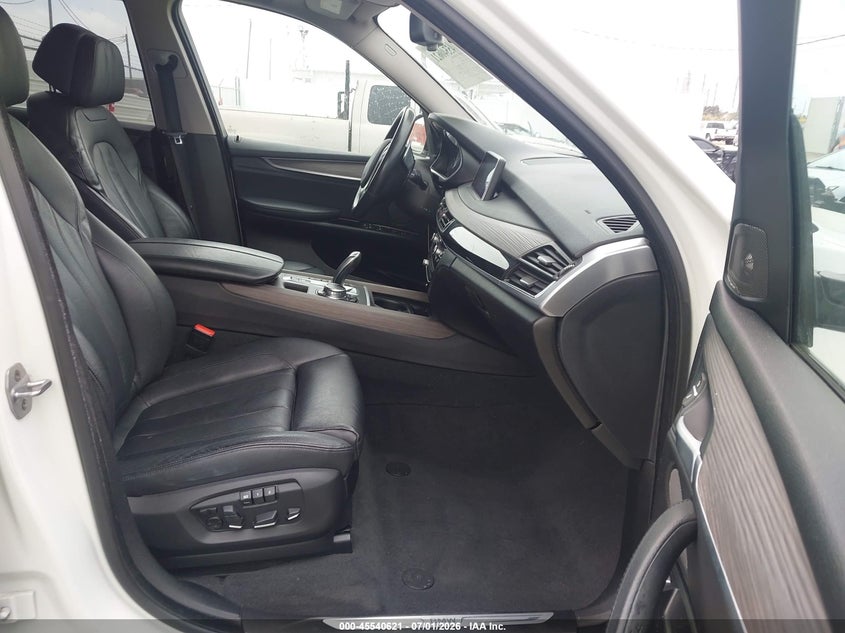 2015 BMW X5 VIN 5UXKS4C57F0N10998 IAAI salvage auction — REAR END, Salvage Title, sold $7,500 on 2026-07-29 (photo 5)