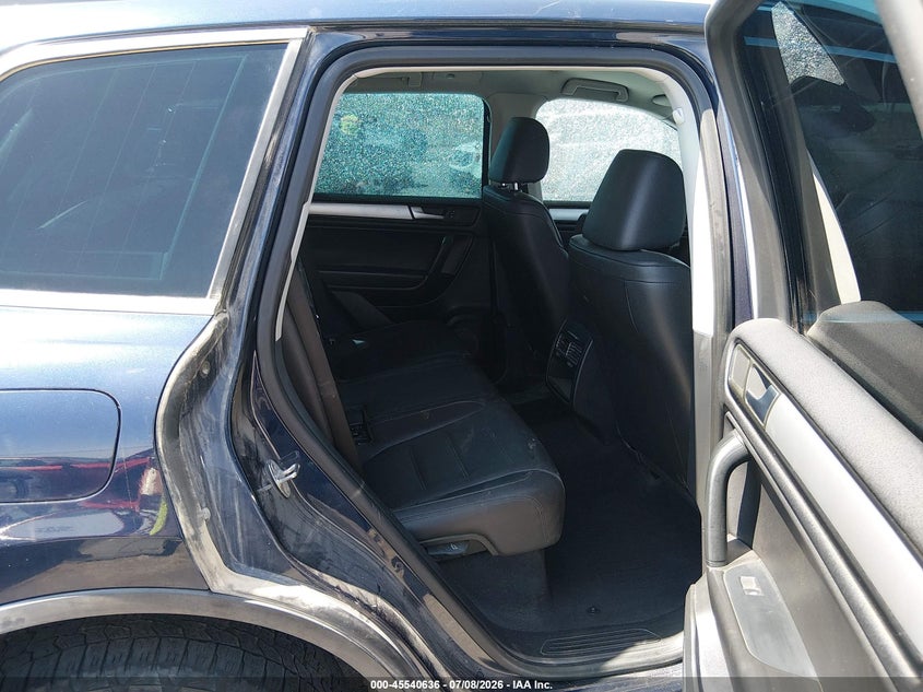 2013 Volkswagen Touareg VIN WVGEF9BP6DD009055 IAAI salvage auction — NORMAL WEAR, Clear (Tennessee), sold $250 on 2026-07-29 (photo 8)