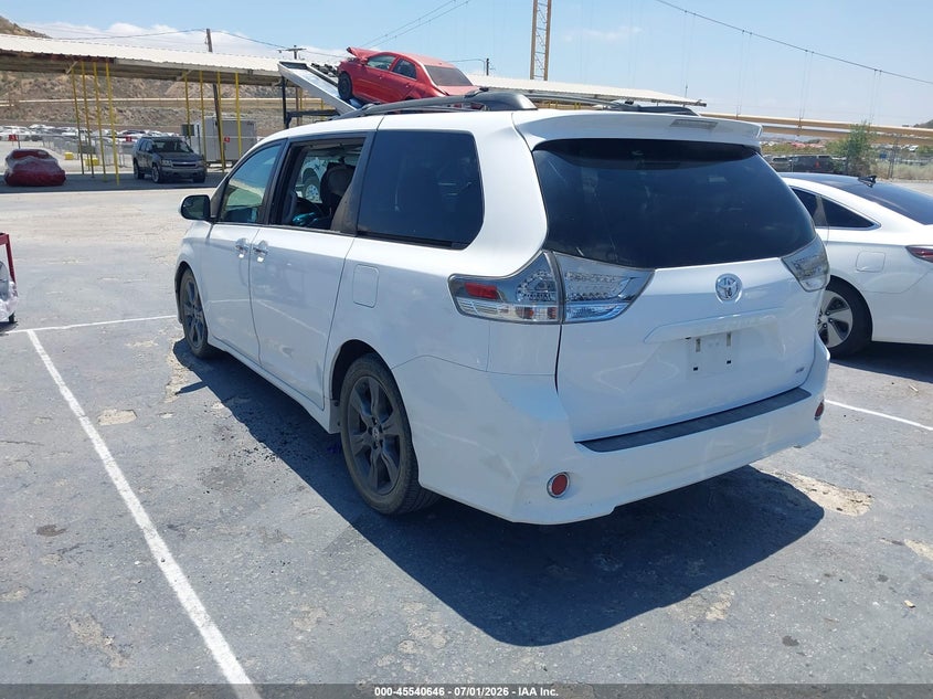 2016 Toyota Sienna VIN 5TDXK3DC0GS747197 IAAI salvage auction — LEFT FRONT, Salvage Title, sold $1,700 on 2026-07-22 (photo 3)