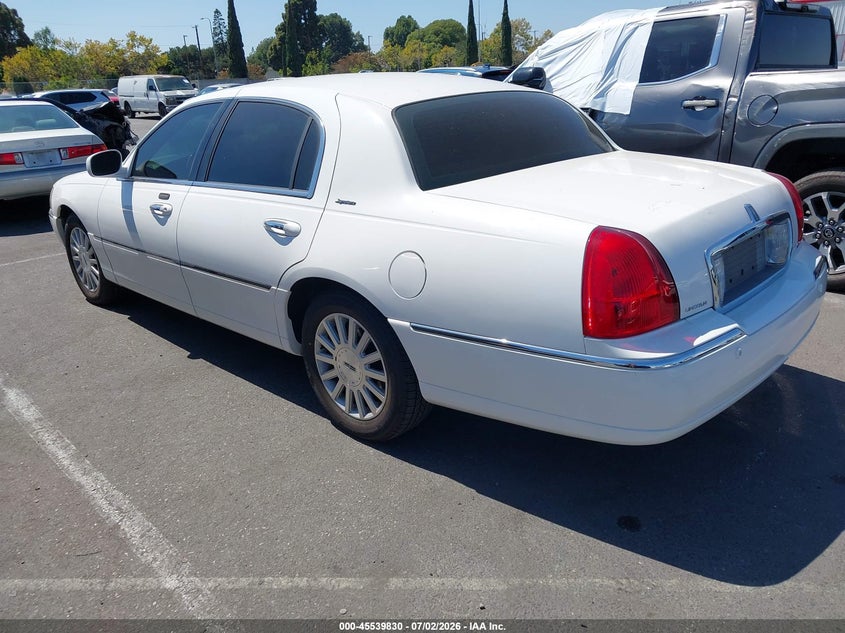 2003 Lincoln TOWN CAR VIN 1LNHM82W13Y667264 IAAI salvage auction — NORMAL WEAR, Clear - Dealer Only (California), sold $1,700 on 2026-07-09 (photo 3)