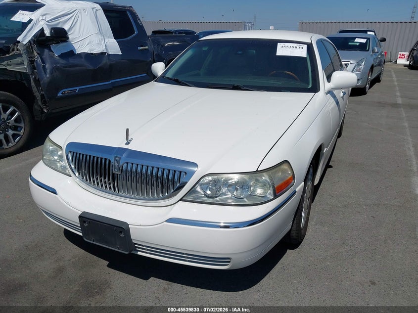 2003 Lincoln TOWN CAR VIN 1LNHM82W13Y667264 IAAI salvage auction — NORMAL WEAR, Clear - Dealer Only (California), sold $1,700 on 2026-07-09 (photo 6)