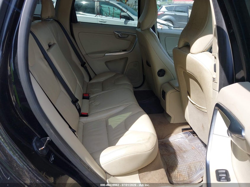 2012 Volvo Xc60 VIN YV4940DZ3C2305633 IAAI salvage auction — NORMAL WEAR, Original (Maine), sold $350 on 2026-07-30 (photo 8)