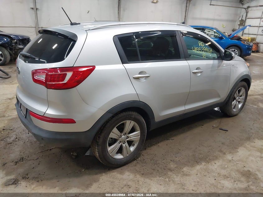 2013 Kia Sportage VIN KNDPBCA29D7524092 IAAI salvage auction — NORMAL WEAR, Clear (Pennsylvania), sold $2,000 on 2026-07-09 (photo 4)