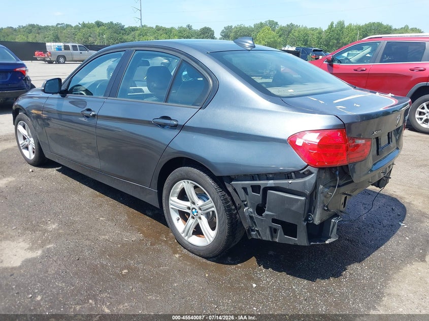 2014 BMW 3er VIN WBA3C3C51EP662792 IAAI salvage auction — FRONT & REAR, Salvage Title, sold $1,100 on 2026-08-19 (photo 3)