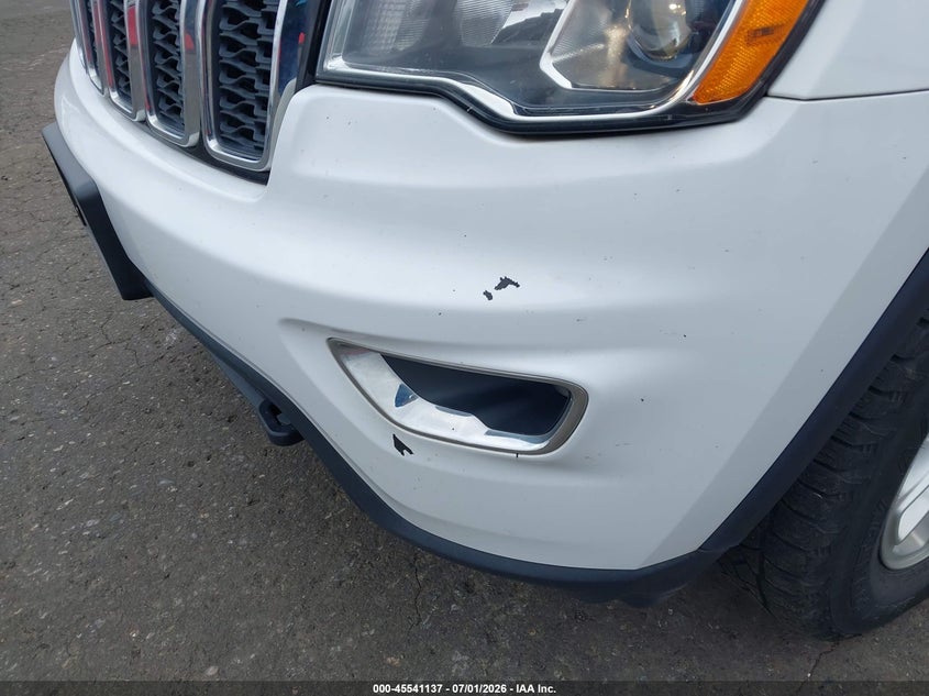 2018 Jeep Grand cherokee VIN 1C4RJFAGXJC452587 IAAI salvage auction — NORMAL WEAR, Sf97 (Oregon), sold $25 on 2026-07-29 (photo 6)