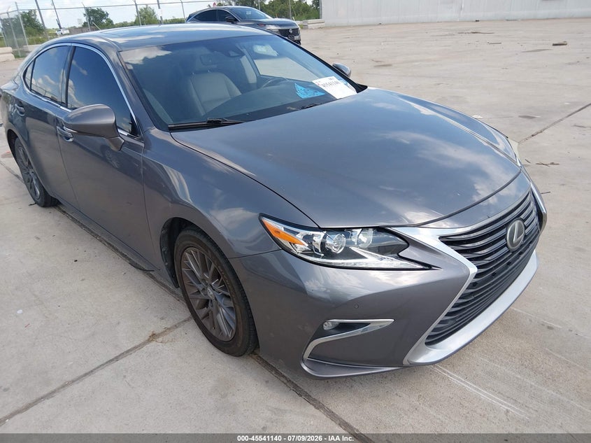 2018 Lexus ES VIN 58ABK1GG1JU088051 — IAAI salvage auction photo