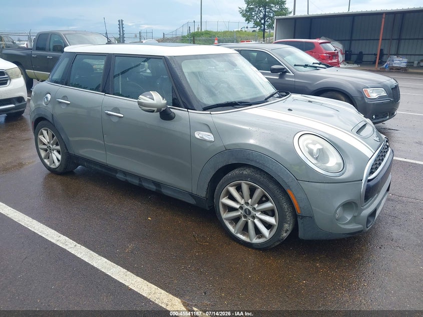 2016 Mini Hard top VIN WMWXU3C56G2D28002 IAAI salvage auction — LEFT FRONT, Salvage Title, sold $1,500 on 2026-08-13 (photo 1)