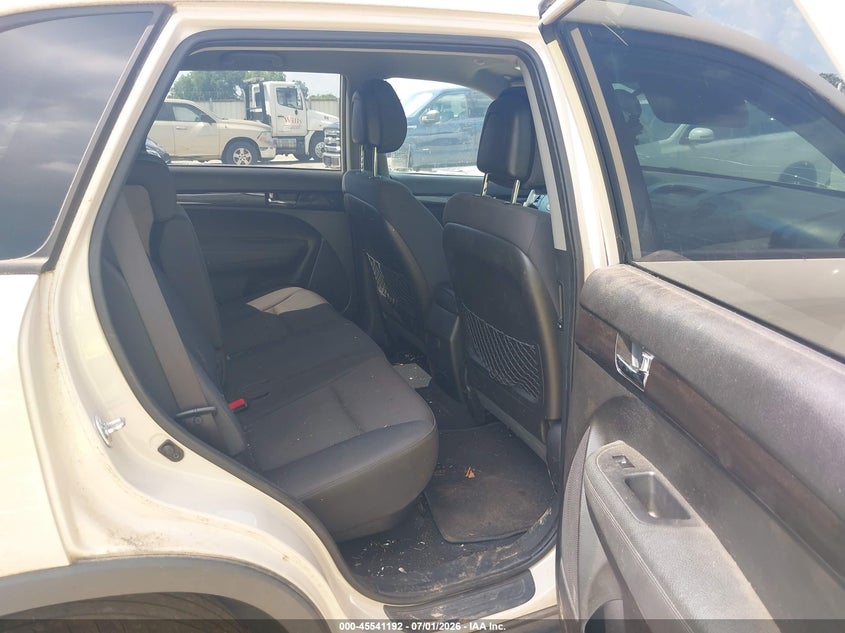 2011 Kia Sorento VIN 5XYKT4A29BG123042 IAAI salvage auction — NORMAL WEAR, Clear (Georgia), sold $675 on 2026-07-30 (photo 8)