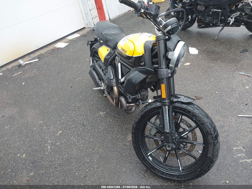 2019 Ducati Scrambler VIN ML0KAFPM0KT015567 IAAI salvage auction — LEFT SIDE, Mv-907A (New York), sold $2,350 on 2026-07-15 (photo 1)