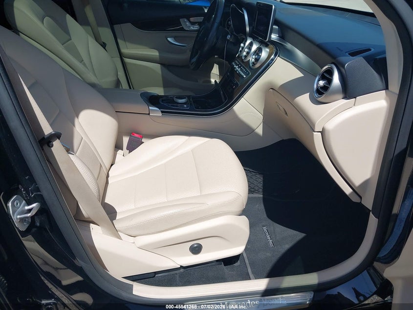 2019 Mercedes-benz Glc class VIN WDC0G4JB2KV138707 IAAI salvage auction — HAIL, Original (Texas), sold $8,050 on 2026-07-14 (photo 5)