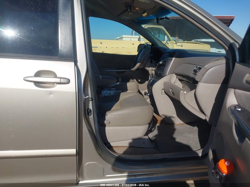 2010 Toyota Sienna VIN 5TDKK4CC1AS334889 IAAI salvage auction — NORMAL WEAR, Clear-Dealer Only (Arizona), sold $550 on 2026-07-28 (photo 5)