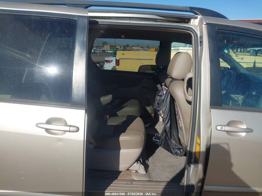 2010 Toyota Sienna VIN 5TDKK4CC1AS334889 IAAI salvage auction — NORMAL WEAR, Clear-Dealer Only (Arizona), sold $550 on 2026-07-28 (photo 8)