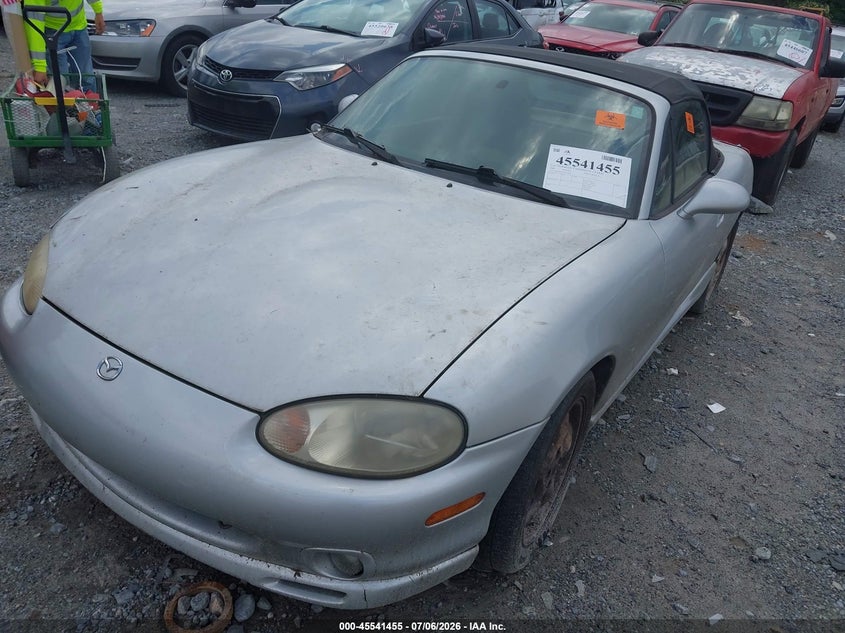 2000 Mazda Mx-5 miata VIN JM1NB3535Y0142103 IAAI salvage auction — NORMAL WEAR, Clear (Georgia), sold $200 on 2026-07-14 (photo 2)
