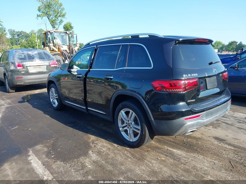2020 Mercedes-benz Glb-class VIN W1N4M4HB6LW056134 IAAI salvage auction — REAR END, Salvage (Massachusetts), sold $8,100 on 2026-07-30 (photo 3)