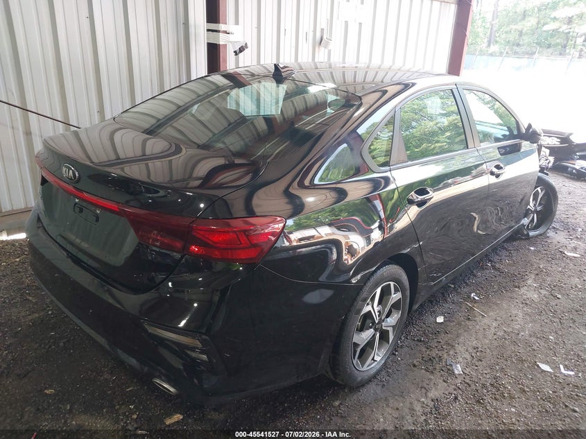 2021 Kia Forte VIN 3KPF24AD9ME339477 IAAI salvage auction — RIGHT SIDE, Wait Title, sold $2,700 on 2026-08-27 (photo 4)