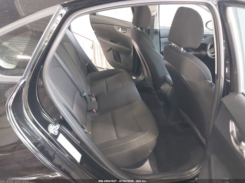 2021 Kia Forte VIN 3KPF24AD9ME339477 IAAI salvage auction — RIGHT SIDE, Wait Title, sold $2,700 on 2026-08-27 (photo 8)