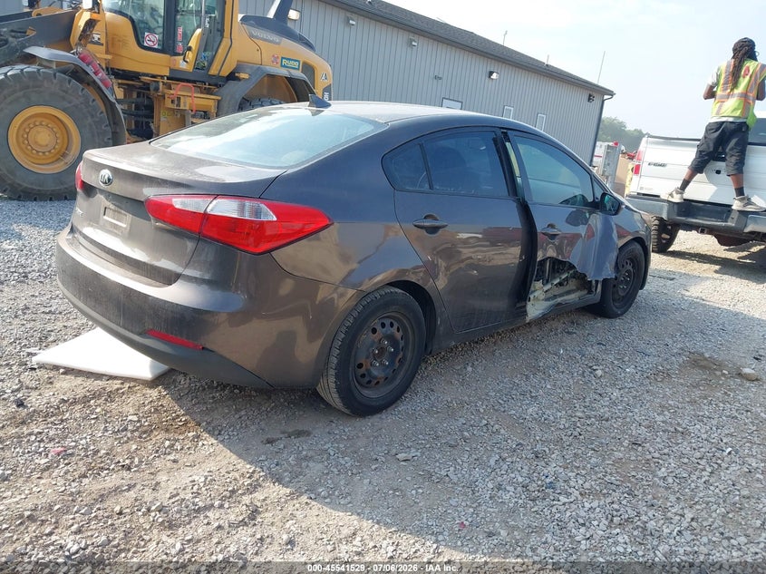 2015 Kia Forte VIN KNAFX4A67F5365414 IAAI salvage auction — RIGHT SIDE, Salvage (Ohio), sold $550 on 2026-07-19 (photo 4)