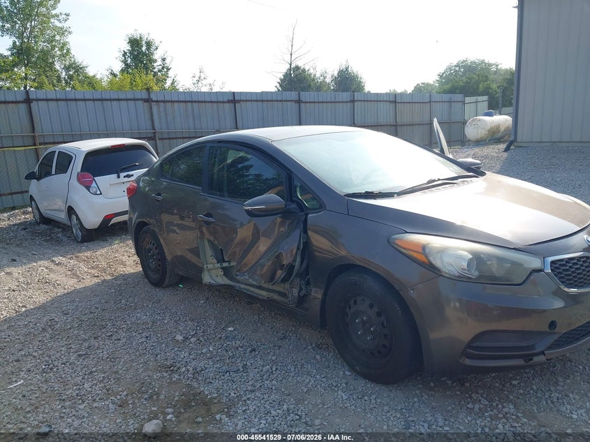 2015 Kia Forte VIN KNAFX4A67F5365414 IAAI salvage auction — RIGHT SIDE, Salvage (Ohio), sold $550 on 2026-07-19 (photo 6)