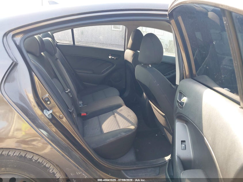 2015 Kia Forte VIN KNAFX4A67F5365414 IAAI salvage auction — RIGHT SIDE, Salvage (Ohio), sold $550 on 2026-07-19 (photo 8)
