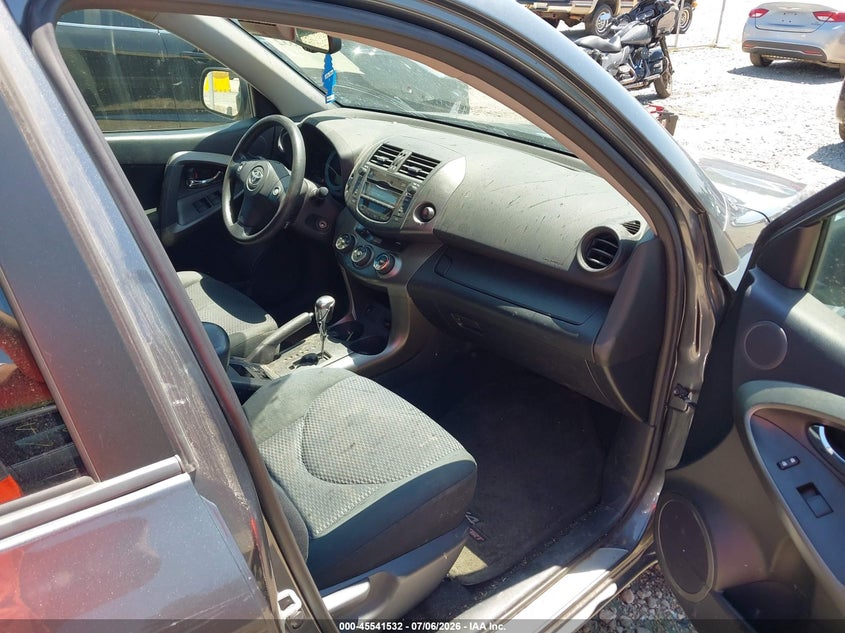 2011 Toyota Rav4 VIN JTMWF4DV7B5041947 IAAI salvage auction — FRONT END, Clear (Wisconsin), sold $1,850 on 2026-07-23 (photo 5)