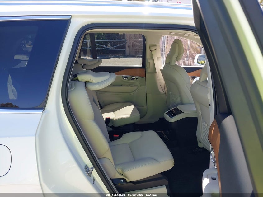 2022 Volvo Xc90 VIN YV4A221K1N1786271 IAAI salvage auction — UNKNOWN, Salvage Title, sold $10,900 on 2026-08-05 (photo 8)