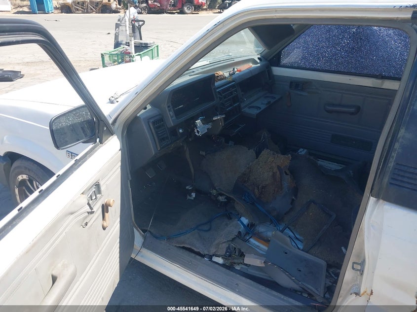 1986 Mazda B2000 VIN JM2UF1111G0604580 IAAI salvage auction — NORMAL WEAR, Clear - Dealer Only (California), sold $175 on 2026-07-28 (photo 5)