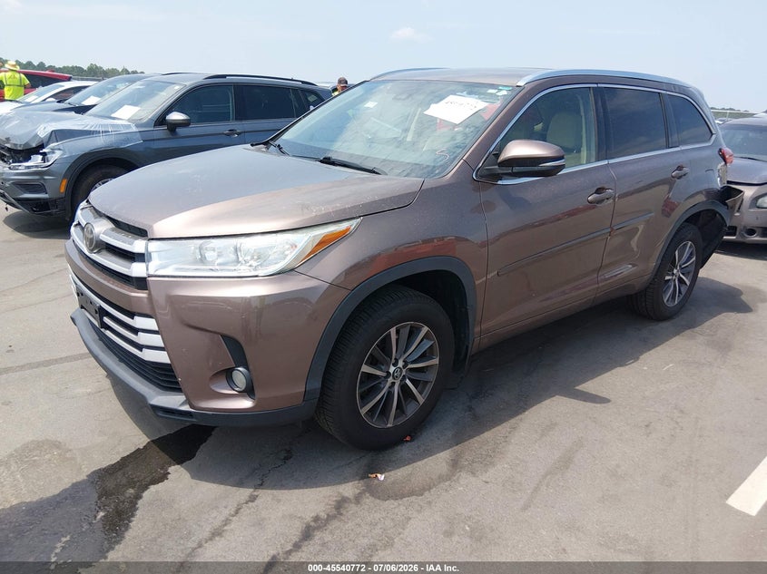 2018 Toyota Highlander VIN 5TDJZRFHXJS801352 IAAI salvage auction — REAR END, Salvage (North Carolina), sold $9,700 on 2026-07-23 (photo 2)
