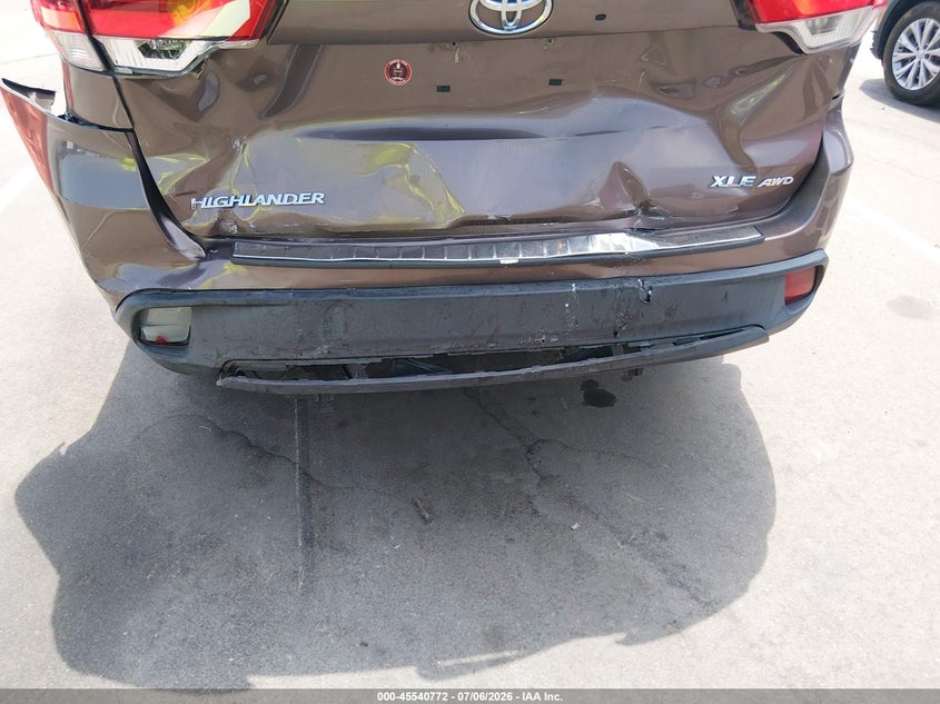 2018 Toyota Highlander VIN 5TDJZRFHXJS801352 IAAI salvage auction — REAR END, Salvage (North Carolina), sold $9,700 on 2026-07-23 (photo 6)