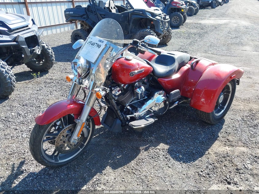 2018 Harley-davidson Freewheeler VIN 1HD1MCC16JB857684 IAAI salvage auction — REAR END, Bill Of Sale (Washington), sold $5,500 on 2026-07-29 (photo 2)