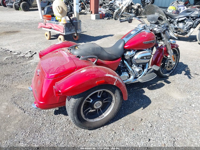 2018 Harley-davidson Freewheeler VIN 1HD1MCC16JB857684 IAAI salvage auction — REAR END, Bill Of Sale (Washington), sold $5,500 on 2026-07-29 (photo 4)
