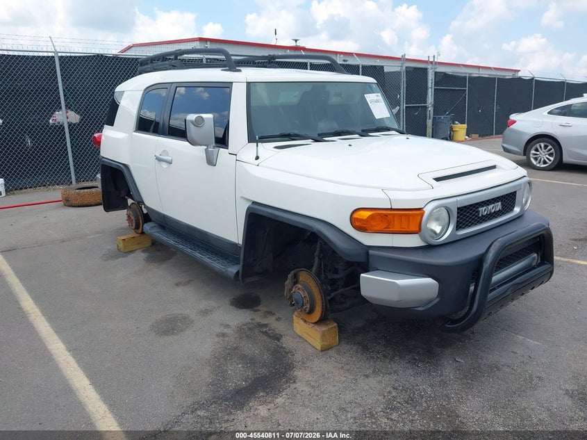 2012 Toyota Fj cruiser VIN JTEBU4BF5CK133833 — IAAI salvage auction photo