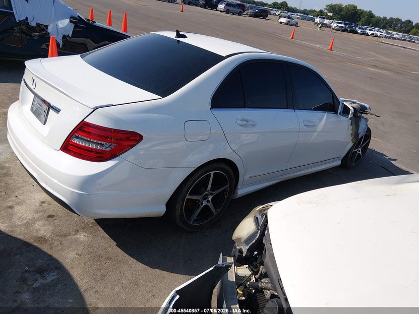 2014 Mercedes-benz C-klasse VIN WDDGF4HB9EA951007 IAAI salvage auction — ENGINE DAMAGE, Non-Repairable (Tennessee), sold $175 on 2026-08-04 (photo 4)