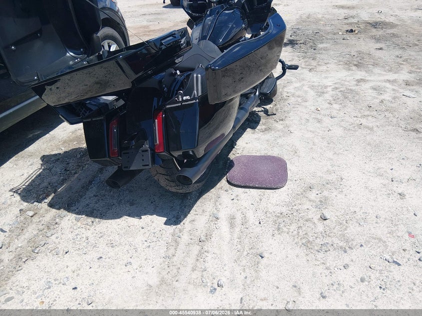 2025 Harley-davidson Road glide VIN 1HD1KH71XSB609209 IAAI salvage auction — UNKNOWN, Salvage Title, sold $13,100 on 2026-08-19 (photo 3)